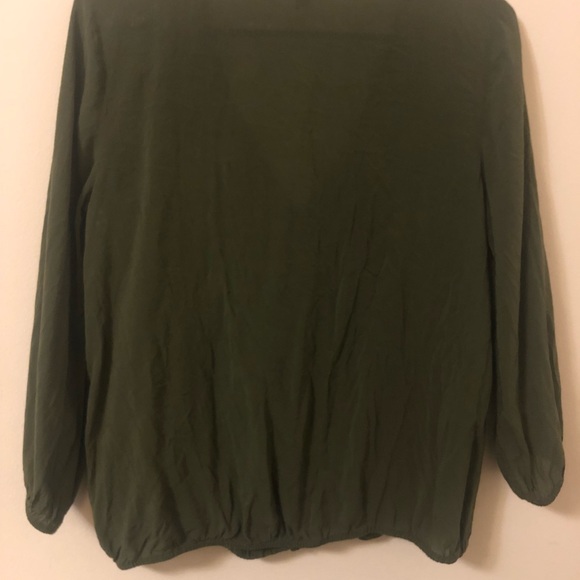 Express women’s Green long sleeve blouse - Picture 2 of 2